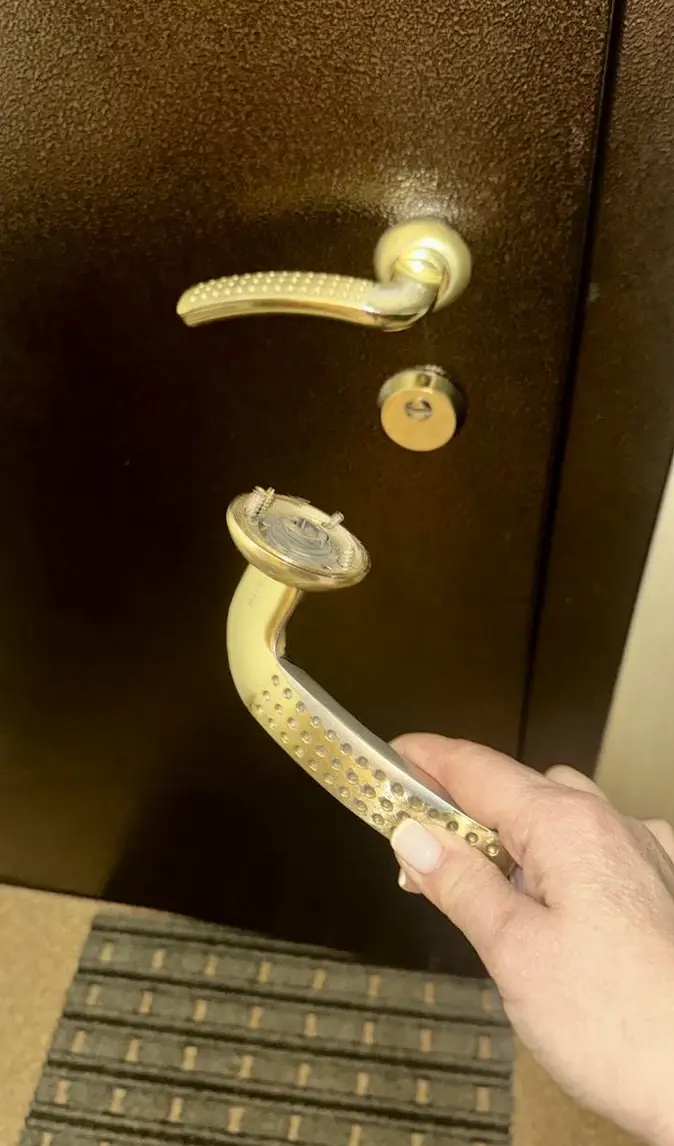 Монтаж розеток  и выключателей (от 450р.)